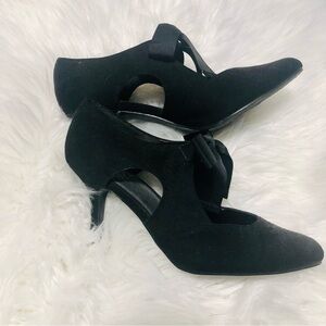 Bow tie vintage inspired black high heels